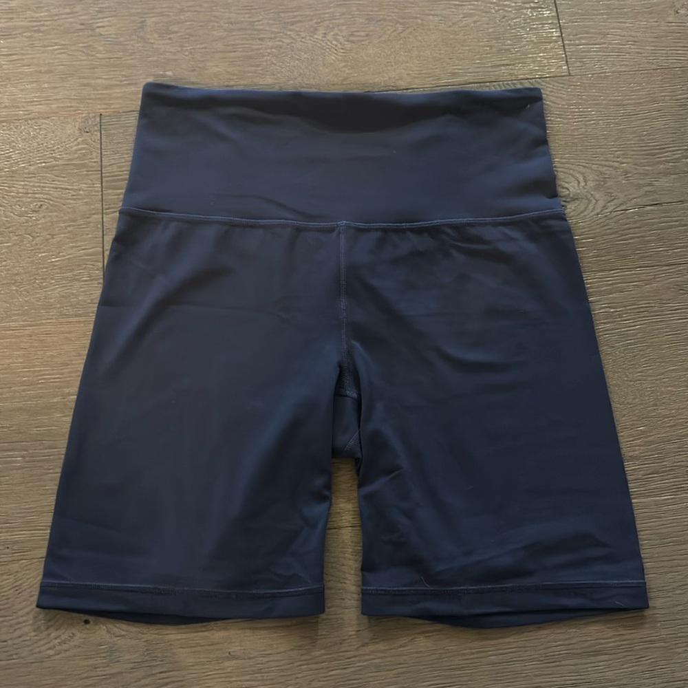 Athleta Elation 7/8 Bikers Shorts Women’s Small